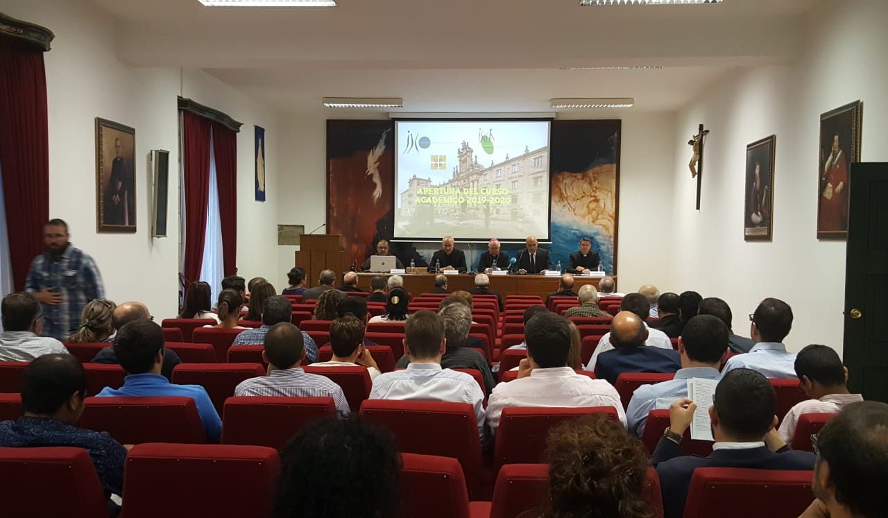 Monseñor Barrio recuerda la importancia de los estudios teológicos y resalta la centralidad del seguimiento de Cristo