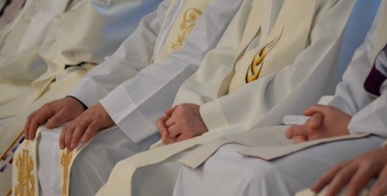 El Arzobispado transfiere a Cáritas Diocesana el total de las aportaciones del presbiterio para atender las necesidades provocadas por la pandemia