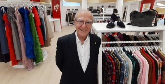 Cáritas abre una «boutique» de ropa económica en el municipio de Inditex