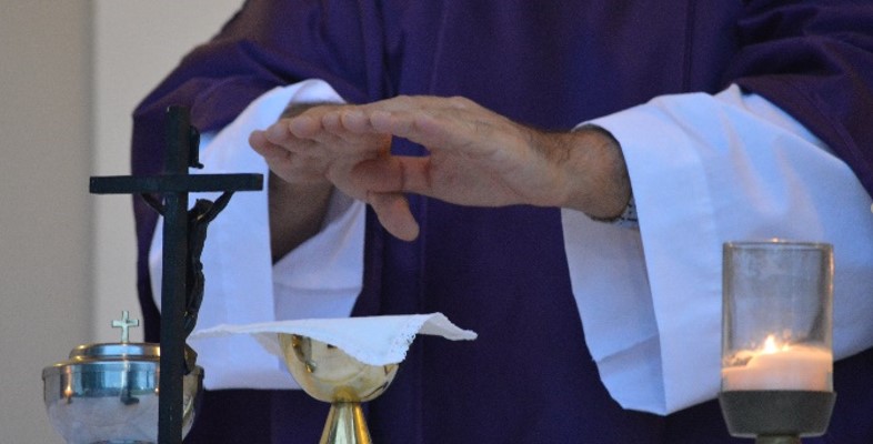 Misas de difuntos: ¿es necesario que sean recordados por su nombre? –  Parroquia de San Antonio