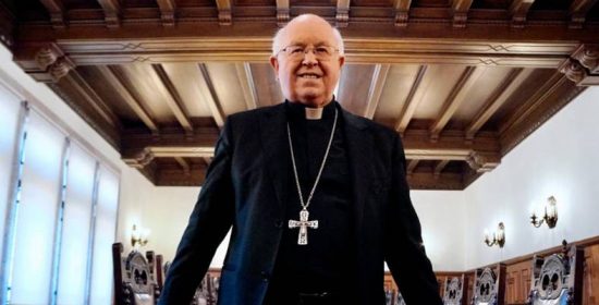 Evoluciona bien el arzobispo de la dolencia del corazón que le llevó al hospital