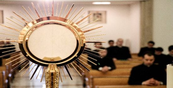 Adoración Eucarística
