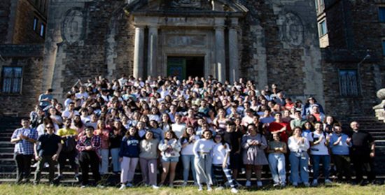 Monseñor Barrio en el encuentro de voluntarios de la PEJ