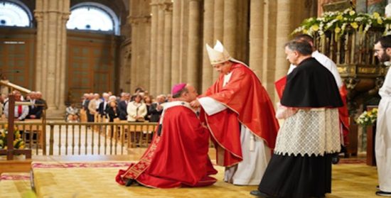 El nuncio de Su Santidad en España, monseñor Bernardito Auza, impuso a monseñor Francisco Prieto el palio arzobispal