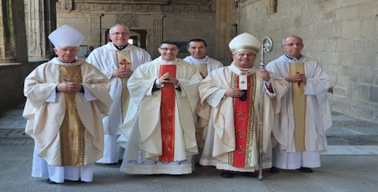 El arzobispo de Santiago, mons. Francisco Prieto, presidió la ordenación sacerdotal de José Antonio Conde Silvoso